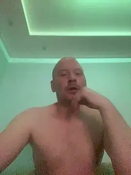 Snapshot of Krzysiekg123 chatting on 8, 2, 2026 Krzysiekg123 online show from 8, 2, 2026