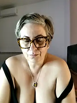 Snapshot of Pumabionda chatting on 2, 10, 2025 Pumabionda online show from 2, 10, 2025