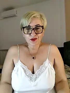 Snapshot of Pumabionda chatting on 2, 11, 2025 Pumabionda online show from 2, 11, 2025