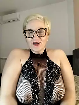 Snapshot of Pumabionda chatting on 6, 11, 2025 Pumabionda online show from 6, 11, 2025