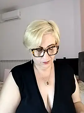 Snapshot of Pumabionda chatting on 12, 11, 2025 Pumabionda online show from 12, 11, 2025