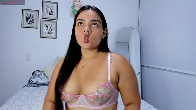 Snapshot of sarita_bigbooty_ chatting on 17, 6, 2026 sarita bigbooty online show from 17, 6, 2026