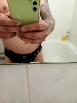 Snapshot of flo000031 chatting on 21, 3, 2025 flo000031 online show from 21, 3, 2025