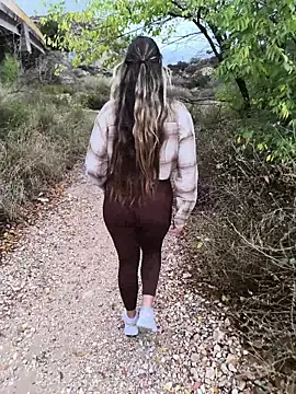 Mona Plus online show from 11, 10, 2025