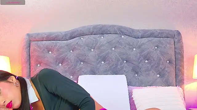 Snapshot of YesyHills chatting on 18, 3, 2026 YesyHills online show from 18, 3, 2026