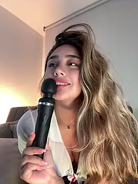 Hornyholly   online show from 28, 11, 2025