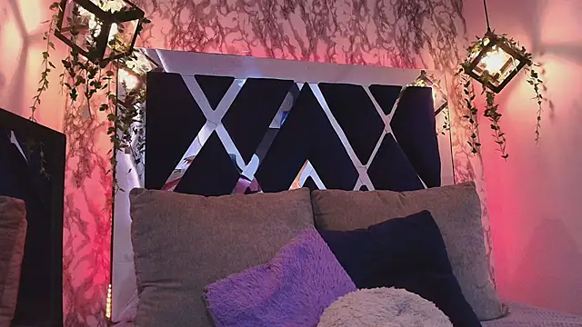 Snapshot of charlotte_bluee chatting on 27, 10, 2025 charlotte bluee online show from 27, 10, 2025