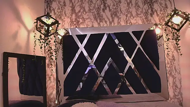 Snapshot of charlotte_bluee chatting on 28, 10, 2025 charlotte bluee online show from 28, 10, 2025