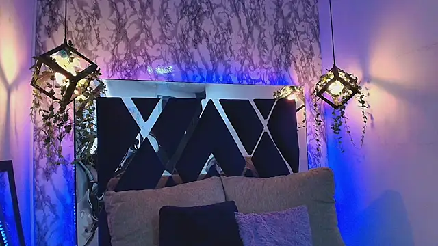 Snapshot of charlotte_bluee chatting on 7, 11, 2025 charlotte bluee online show from 7, 11, 2025