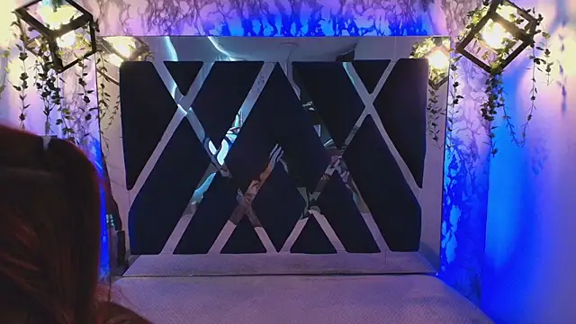 Snapshot of charlotte_bluee chatting on 18, 11, 2025 charlotte bluee online show from 18, 11, 2025