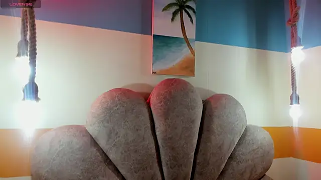 Snapshot of charlotte_bluee chatting on 2, 12, 2025 charlotte bluee online show from 2, 12, 2025