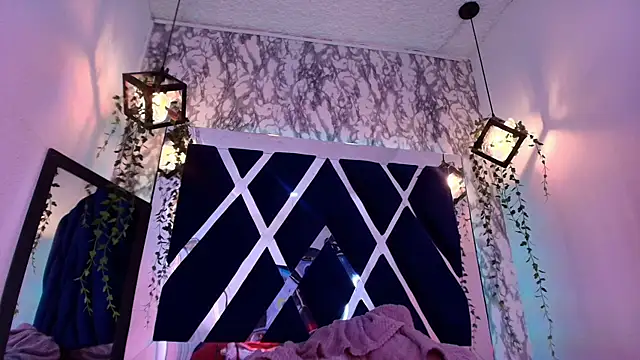 Snapshot of charlotte_bluee chatting on 5, 2, 2026 charlotte bluee online show from 5, 2, 2026