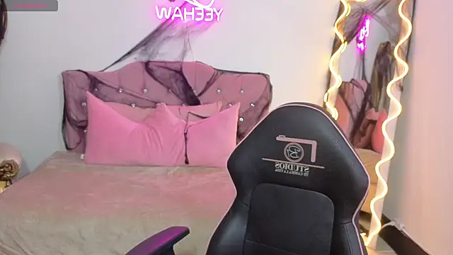 LUDO KITTY TAY online show from 18, 10, 2025