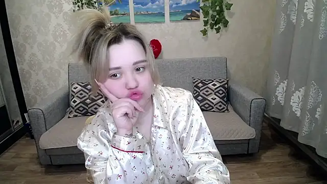 Snapshot of Finna_39 chatting on 8, 3, 2025 Finna 39 online show from 8, 3, 2025