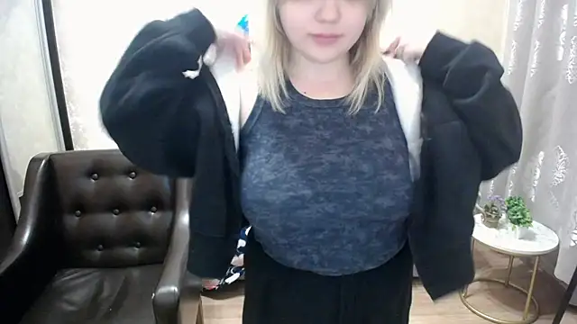 Snapshot of Finna_39 chatting on 18, 10, 2025 Finna 39 online show from 18, 10, 2025