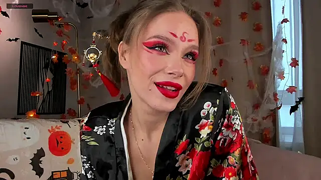 TaiteBayles online show from 28, 10, 2025