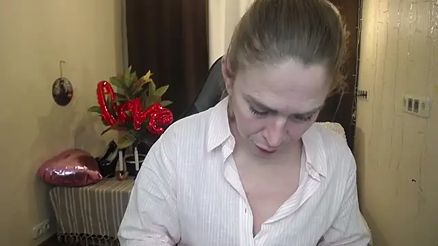 TessaDaybreak online show from 19, 2, 2025