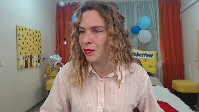 TessaDaybreak online show from 29, 9, 2025