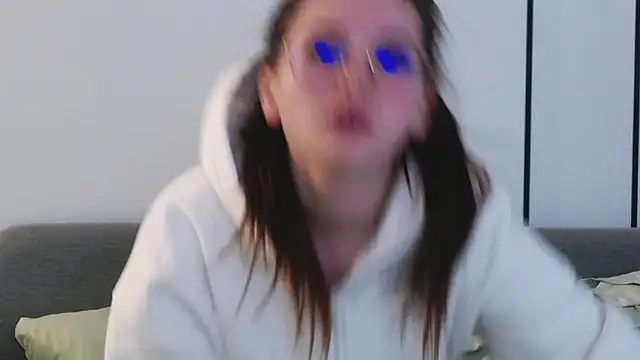 Snapshot of -Amora chatting on 23, 10, 2025 -Amora online show from 23, 10, 2025