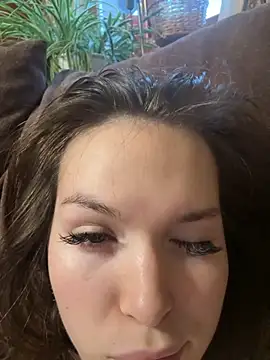 Snapshot of -Amora chatting on 7, 11, 2025 -Amora online show from 7, 11, 2025