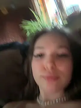 Snapshot of -Amora chatting on 11, 11, 2025 -Amora online show from 11, 11, 2025