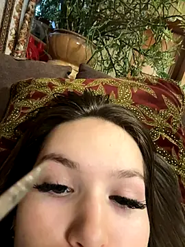 Snapshot of -Amora chatting on 20, 11, 2025 -Amora online show from 20, 11, 2025