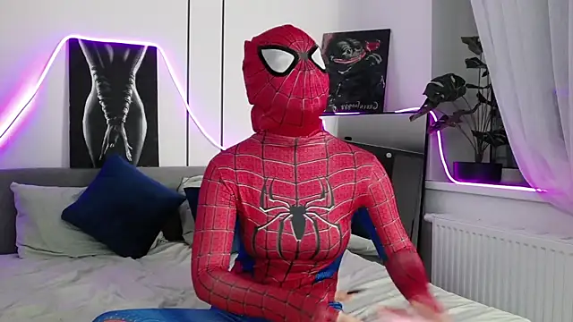 Snapshot of -Amora chatting on 5, 12, 2025 -Amora online show from 5, 12, 2025