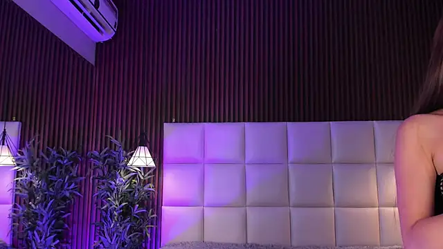 MelanieHillss online show from 15, 4, 2026