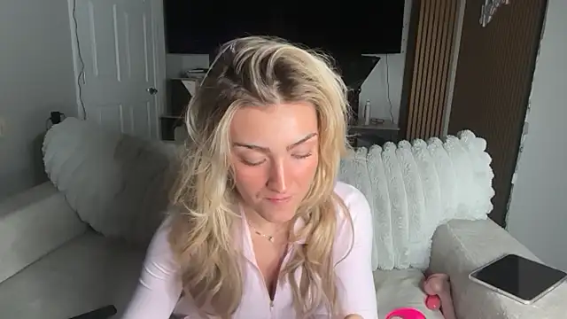 Snapshot of meggsworld chatting on 19, 4, 2026 meggsworld online show from 19, 4, 2026