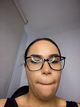 Snapshot of Naatalia chatting on 18, 4, 2026 Naatalia online show from 18, 4, 2026