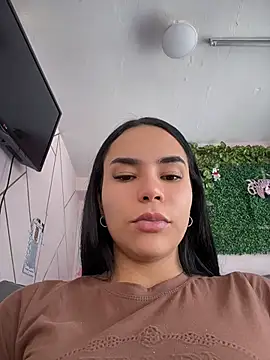 Snapshot of Naatalia chatting on 22, 4, 2026 Naatalia online show from 22, 4, 2026