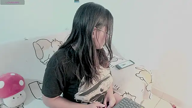 Naoko 7w7 online show from 25, 2, 2025