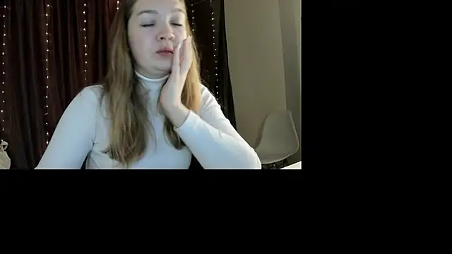 Snapshot of GeorginaCleverley chatting on 2, 3, 2025 GeorginaCleverley online show from 2, 3, 2025