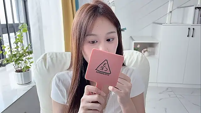 Snapshot of Cassie-20 chatting on 17, 10, 2025 Cassie-20 online show from 17, 10, 2025