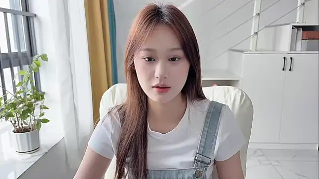 Snapshot of Cassie-20 chatting on 14, 11, 2025 Cassie-20 online show from 14, 11, 2025