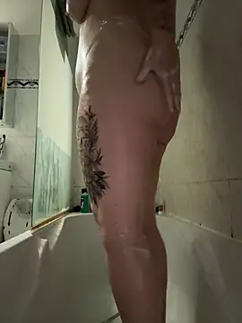 Snapshot of Lar0uch chatting on 20, 2, 2025 Lar0uch online show from 20, 2, 2025