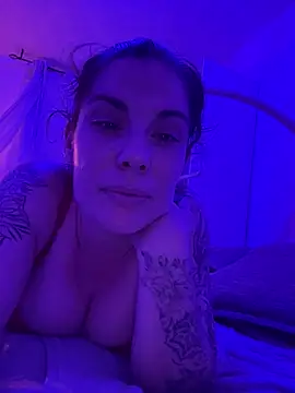 Snapshot of Lar0uch chatting on 20, 2, 2025 Lar0uch online show from 20, 2, 2025