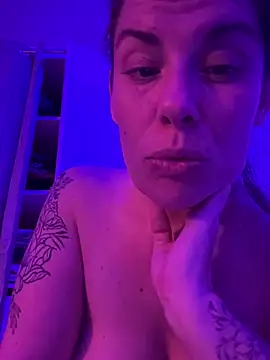 Snapshot of Lar0uch chatting on 22, 2, 2025 Lar0uch online show from 22, 2, 2025