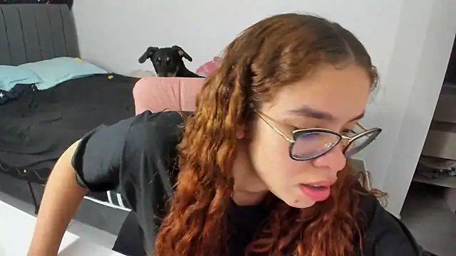 Snapshot of Greciaruiz_ chatting on 5, 10, 2025 Greciaruiz online show from 5, 10, 2025
