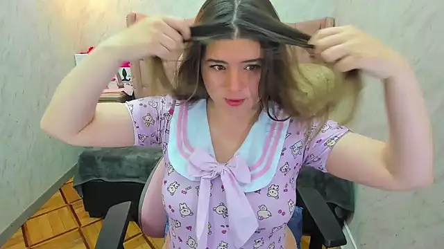 Snapshot of Lianngrace chatting on 10, 10, 2025 Lianngrace online show from 10, 10, 2025