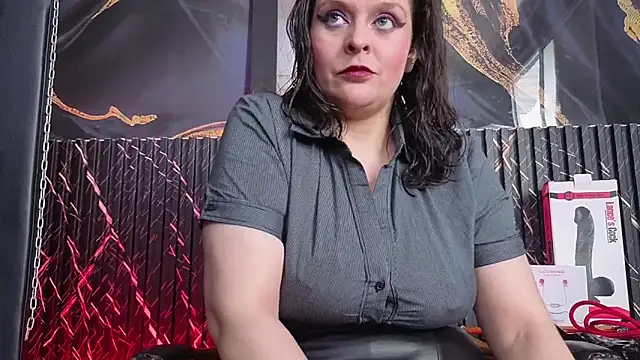 Snapshot of AmandaKovich chatting on 18, 11, 2025 AmandaKovich online show from 18, 11, 2025