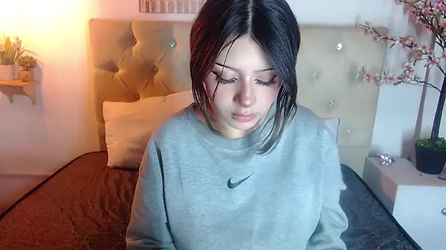 Snapshot of fyreandfox_ chatting on 2, 11, 2025 fyreandfox online show from 2, 11, 2025