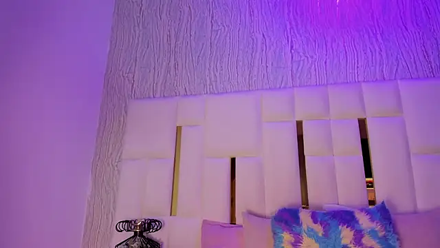 hillary uckerman  online show from 17, 4, 2026