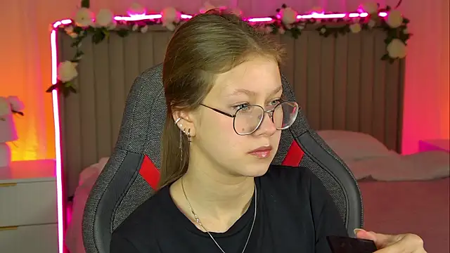 EveMundie online show from 7, 11, 2025