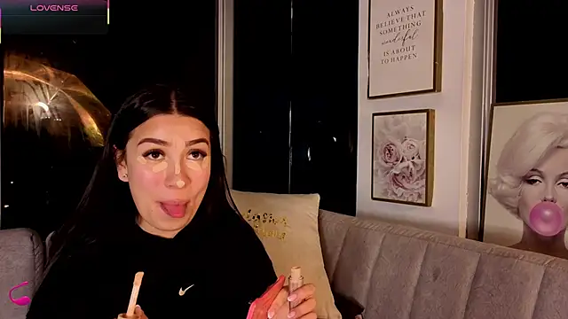 Ivanna West online show from 18, 12, 2025