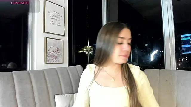Snapshot of Ivanna_West chatting on 24, 6, 2026 Ivanna West online show from 24, 6, 2026