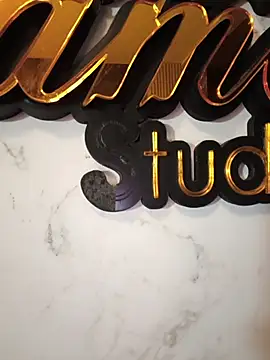 EmmaSulivan online show from 8, 4, 2026