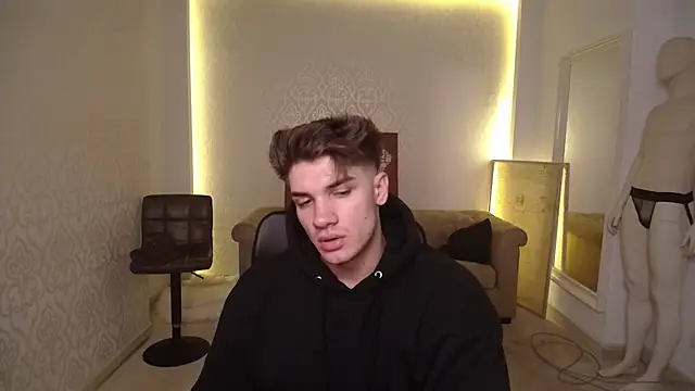 MaxKaiden online show from 1, 3, 2025