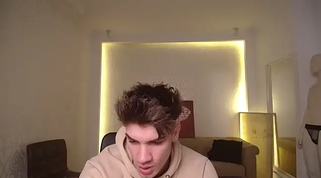 MaxKaiden online show from 6, 3, 2025