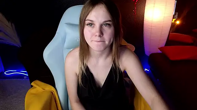 Snapshot of Dyna_bae chatting on 10, 3, 2025 Dyna bae online show from 10, 3, 2025